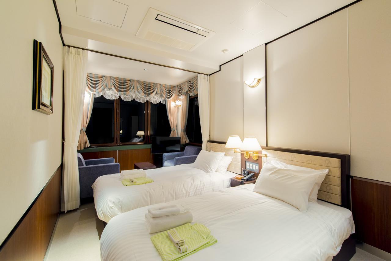 First Cabin Station Abenoso Hotell Osaka Exteriör bild