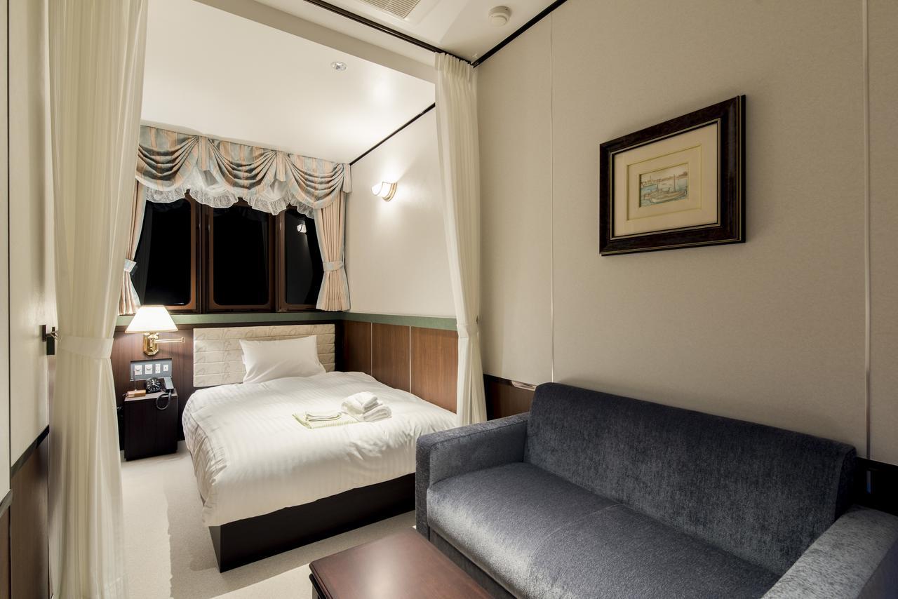First Cabin Station Abenoso Hotell Osaka Exteriör bild