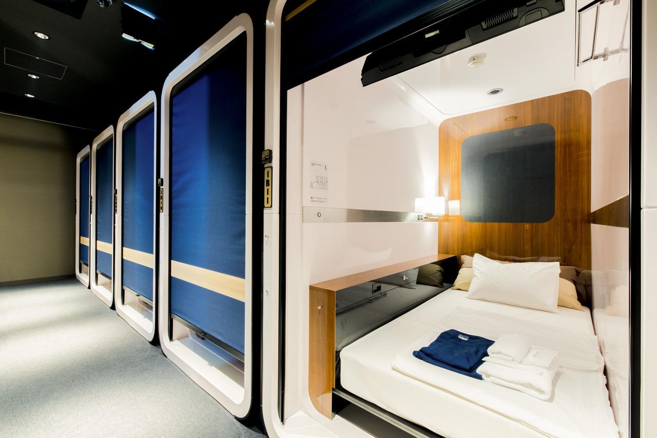 First Cabin Station Abenoso Hotell Osaka Exteriör bild