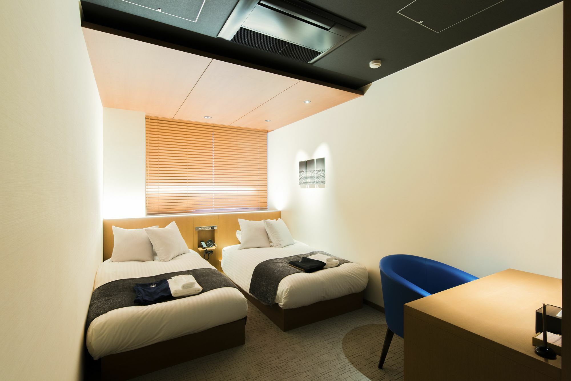 First Cabin Station Abenoso Hotell Osaka Exteriör bild